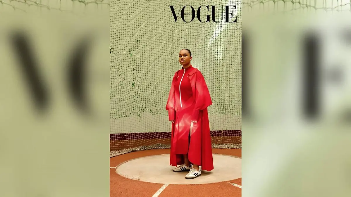 Heidi Kuder posiert für die VOGUE Fotografin