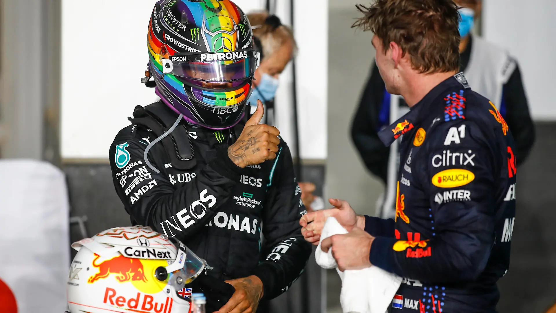 HAMILTON Lewis gbr, Mercedes AMG F1 GP W12 E Performance, portrait VERSTAPPEN Max ned, Red Bull Racing Honda RB16B, portrait during the Formula 1 Ooredoo Qatar Grand Prix 2021, 20th round of the 2021 FIA Formula One World Championship, WM, Weltmeisterschaft from November 19 to 21, 2021 on the Losail International Circuit, in Lusail, Qatar - F1 - QATAR GRAND PRIX 2021 - RACE DPPI/Panoramic PUBLICATIONxNOTxINxFRAxITAxBEL 00121042__B2_4958