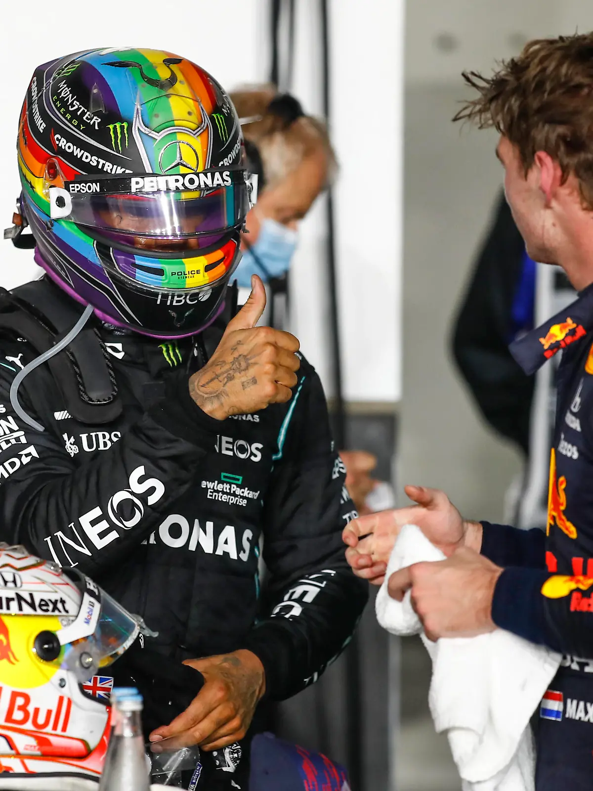  HAMILTON Lewis gbr, Mercedes AMG F1 GP W12 E Performance, portrait VERSTAPPEN Max ned, Red Bull Racing Honda RB16B, portrait during the Formula 1 Ooredoo Qatar Grand Prix 2021, 20th round of the 2021 FIA Formula One World Championship, WM, Weltmeisterschaft from November 19 to 21, 2021 on the Losail International Circuit, in Lusail, Qatar - F1 - QATAR GRAND PRIX 2021 - RACE DPPI/Panoramic PUBLICATIONxNOTxINxFRAxITAxBEL 00121042__B2_4958