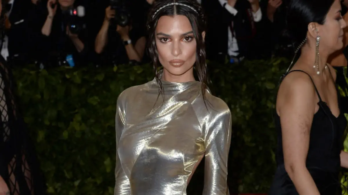 Emily Ratajkowski: Frühe Sexualisierung in Modewelt