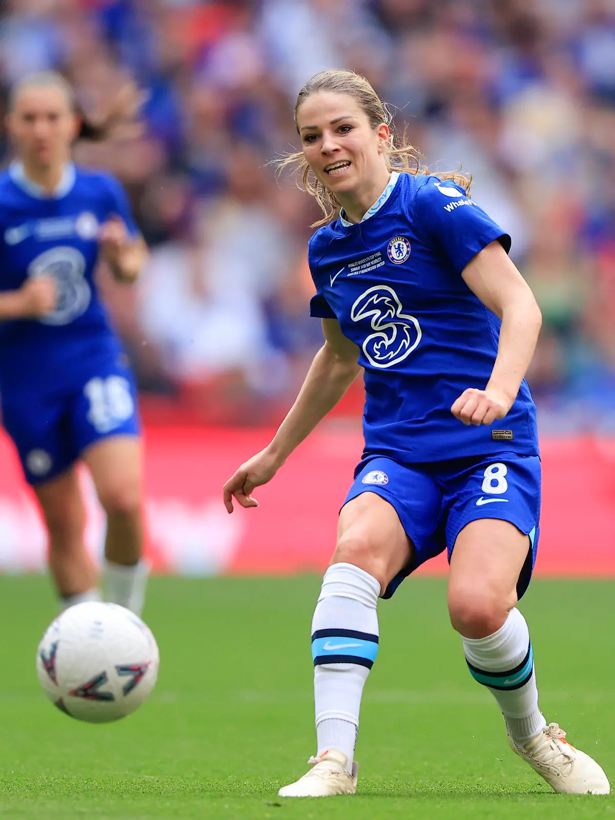 Vitality Women s FA Cup Final Chelsea FC Women v Manchester United, ManU Women Melanie Leupolz 8 of Chelsea passes the ball during the Vitality Women s FA Cup Final match Chelsea FC Women vs Manchester United Women at Wembley Stadium, London, United Kingdom, 14th May 2023 Photo by Conor Molloy/News Images London Wembley Stadium Greater London United Kingdom Copyright: xConorxMolloy/NewsxImagesx