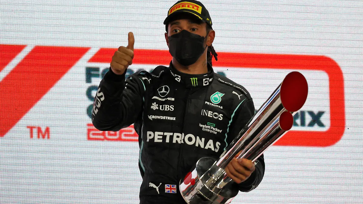 Qatar Grand Prix - Race - Losail International Circuit. Race winner Lewis Hamilton (GBR) Mercedes AMG F1 celebrates on the podium. Qatar Grand Prix, Sunday 21st November 2021. Doha, Qatar. URN:63873184