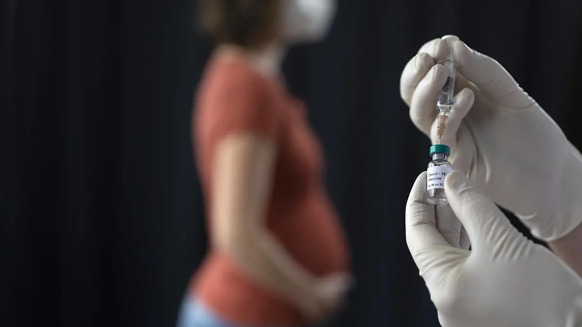 Thema: Impfung gegen Covid-19 auch fuer Schwangere Bonn Deutschland *** Topic Vaccination against Covid 19 also for pregnant women Bonn Germany Copyright: xUtexGrabowsky/photothek.netx