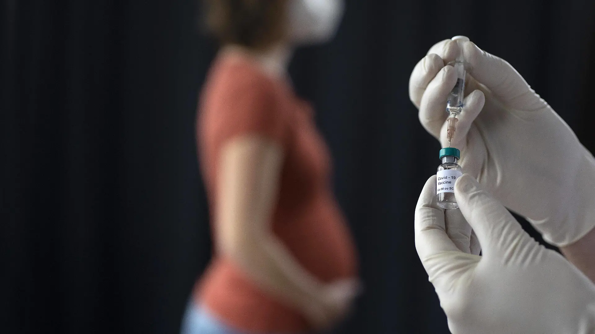 Thema: Impfung gegen Covid-19 auch fuer Schwangere Bonn Deutschland *** Topic Vaccination against Covid 19 also for pregnant women Bonn Germany Copyright: xUtexGrabowsky/photothek.netx