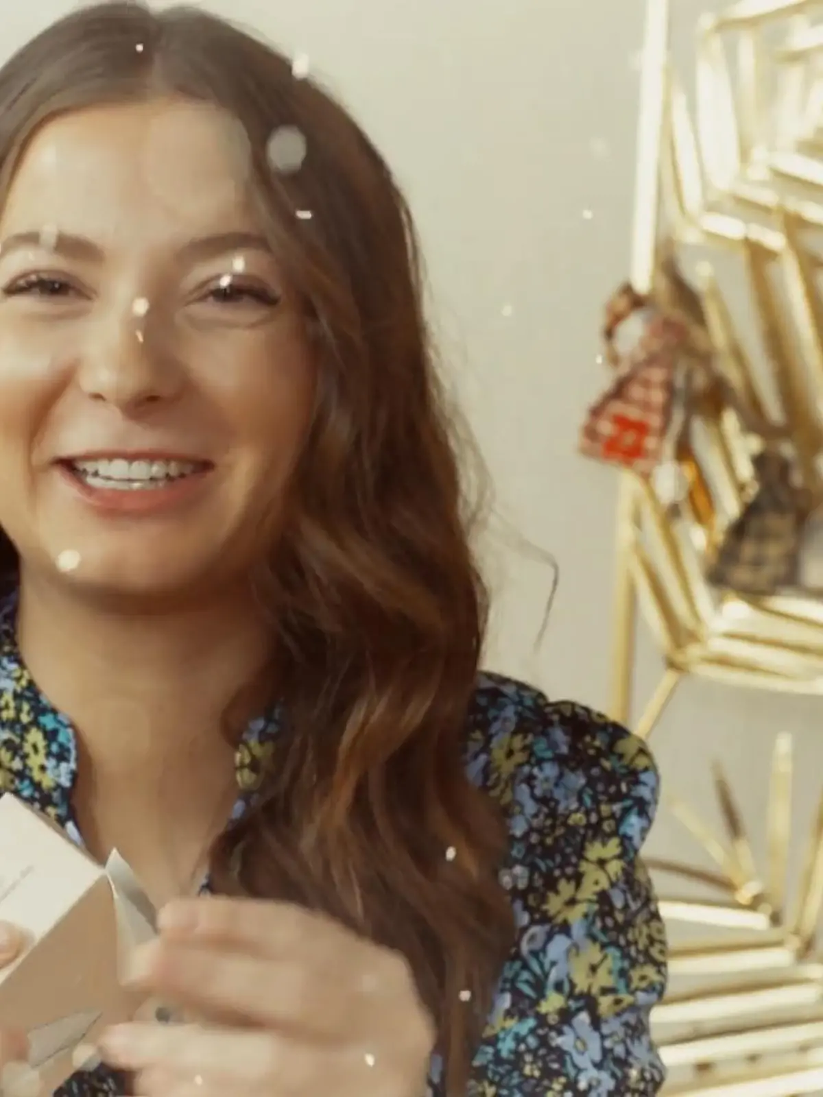 Edler Schmuck,  tolles Parfüm und perfekte Beautyprodukte für die Vorweihnachtszeit. Das versprechen die Adventskalender von Purelei, Flaconi und Asambeauty. Ob der Inhalt unsere Reporterin auch überzeugen kann?