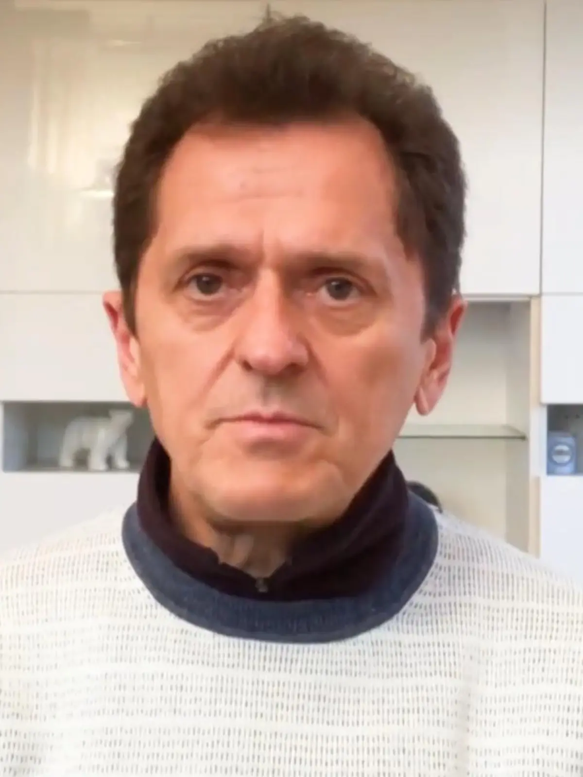 Österreich geht ab morgen in den Lockdown. Was Deutschland zu einer raschen Minderung des R-Wert führen könnte, sehen Sie im Video.