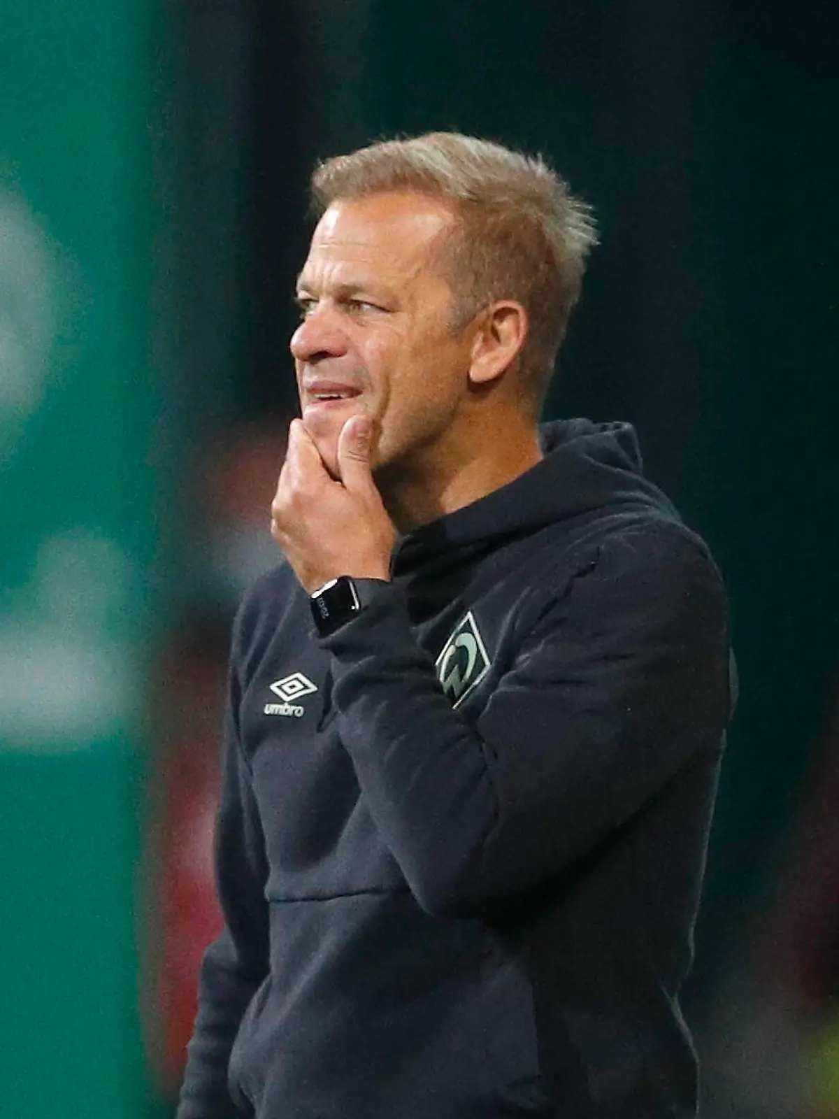  01.10.2021, wohninvest WESERSTADION, Bremen, Ligaspiel, 2. Bundesliga, SV Werder Bremen vs 1. FC Heidenheim 1846, im Bild Markus Anfang Trainer, Bremen ist nachdenklich DFL regulations prohibit any use of photographs as image sequences and/or quasi-video. SV Werder Bremen vs 1. FC Heidenheim 1846 *** 01 10 2021, wohninvest WESERSTADION, Bremen, Ligaspiel, 2 Bundesliga, SV Werder Bremen vs 1 FC Heidenheim 1846, in picture Markus Anfang coach, Bremen is thoughtful DFL regulations prohibit any use of photographs as image sequences and or quasi video SV Werder Bremen vs 1 FC Heidenheim 1846