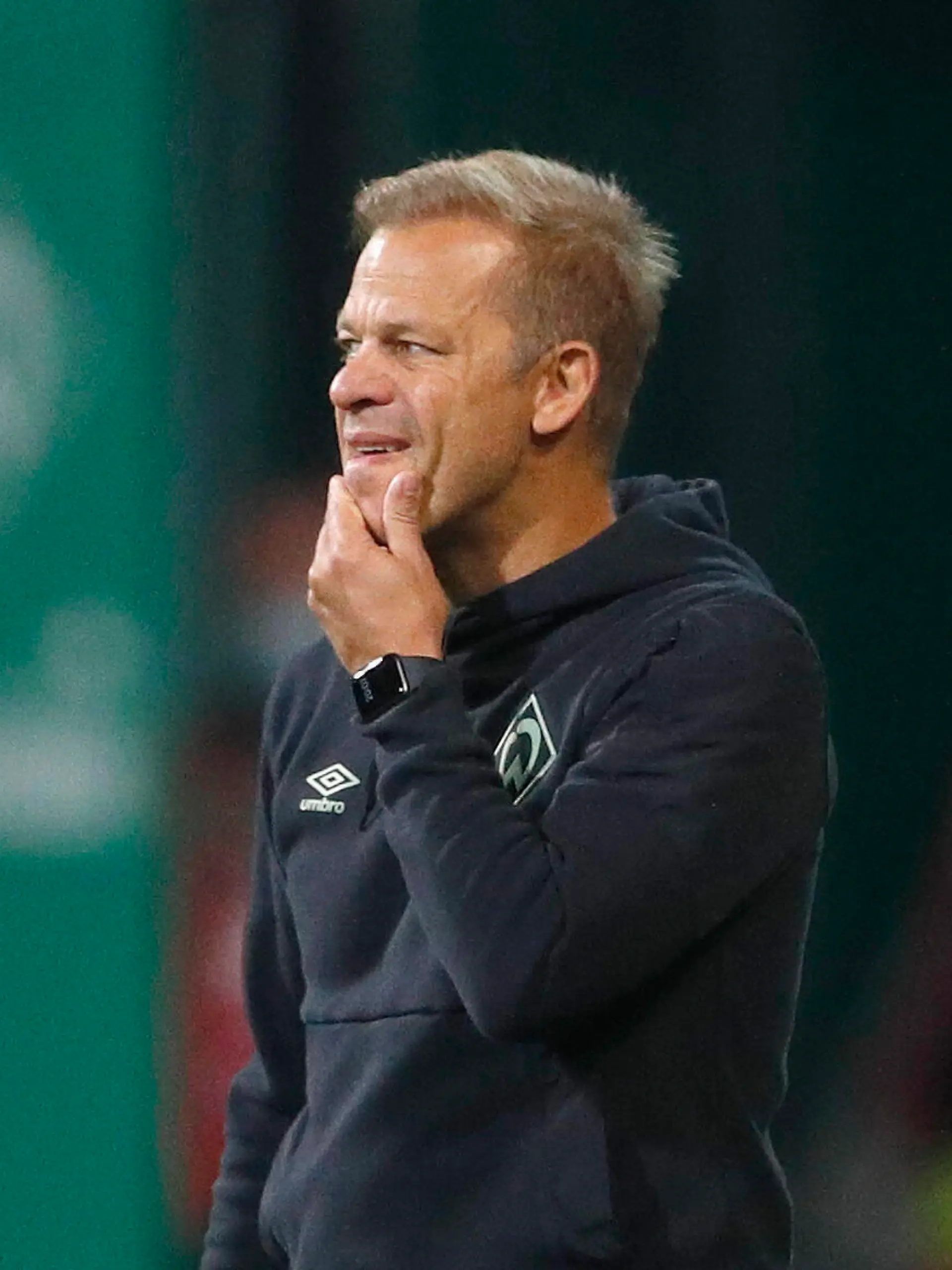  01.10.2021, wohninvest WESERSTADION, Bremen, Ligaspiel, 2. Bundesliga, SV Werder Bremen vs 1. FC Heidenheim 1846, im Bild Markus Anfang Trainer, Bremen ist nachdenklich DFL regulations prohibit any use of photographs as image sequences and/or quasi-video. SV Werder Bremen vs 1. FC Heidenheim 1846 *** 01 10 2021, wohninvest WESERSTADION, Bremen, Ligaspiel, 2 Bundesliga, SV Werder Bremen vs 1 FC Heidenheim 1846, in picture Markus Anfang coach, Bremen is thoughtful DFL regulations prohibit any use of photographs as image sequences and or quasi video SV Werder Bremen vs 1 FC Heidenheim 1846