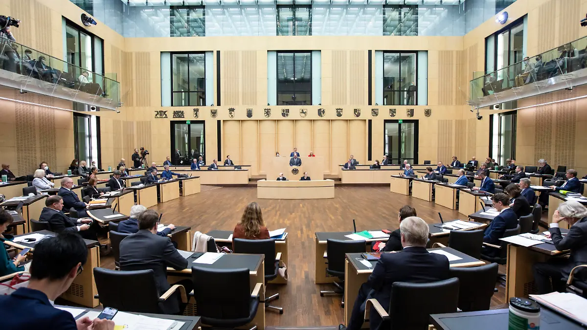  Panorama bei der Plenarsitzung im Bundesrat in Berlin am 5. November 2021. Plenarsitzung des Bundesrates in Berlin *** Panorama at the plenary session of the Bundesrat in Berlin on 5 November 2021 Plenary session of the Bundesrat in Berlin