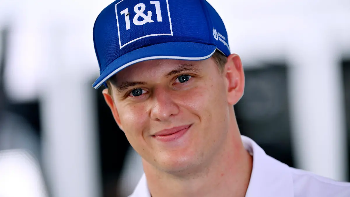  SCHUMACHER Mick F1 Team Haas F1 FIA Grand Prix von Qatar 2021 am 18.11.2021 in Doha *** SCHUMACHER Mick F1 Team Haas F1 FIA Grand Prix of Qatar 2021 on 18 11 2021 in Doha