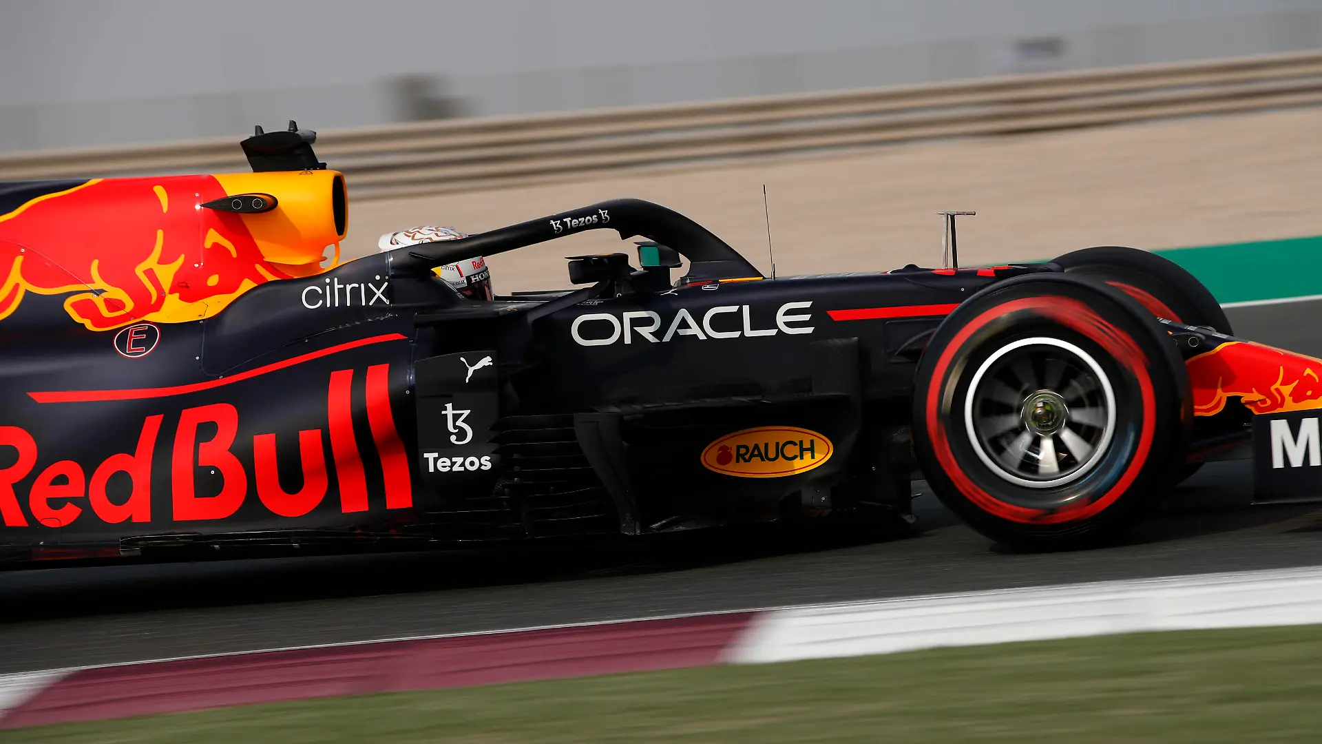 Formula 1 2021: Qatar GP LOSAIL INTERNATIONAL CIRCUIT, QATAR - NOVEMBER 19: Max Verstappen, Red Bull Racing RB16B during the Qatar GP at Losail International Circuit on Friday November 19, 2021 in Losail, Qatar. Photo by Zak Mauger / LAT Images Images PUBLICATIONxINxGERxSUIxAUTxHUNxONLY GP2120_120535_54I7806