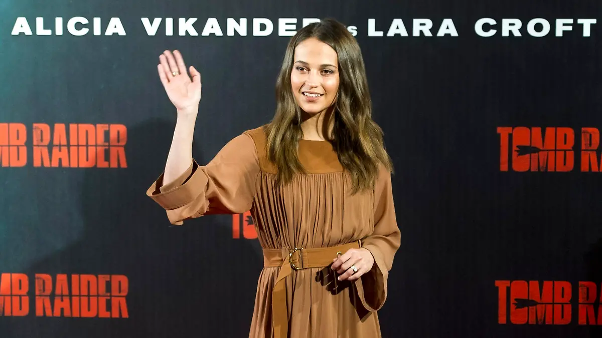 Alicia Vikander attends the 'Tomb Raider' photocall at Santo Mauro hotel on February 28, 2018 in Madrid, Spain.