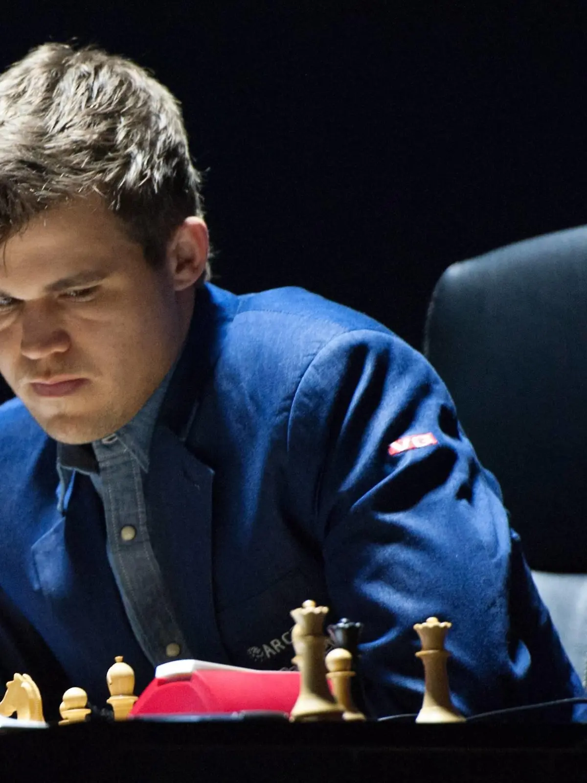 SOCHI, RUSSIA. NOVEMBER 23, 2014. Norway s Magnus Carlsen plays against India s Viswanathan (Vishy) Anand (not pictured) during a 2014 FIDE World Chess Championship match. Nina Zotina/TASS PUBLICATIONxINxGERxAUTxONLY RE1559E8

Sochi Russia November 23 2014 Norway s Magnus Carlsen Plays Against India s Viswanathan Vishy Anand Not  during A 2014 FIDE World Chess Championship Match Nina  TASS PUBLICATIONxINxGERxAUTxONLY