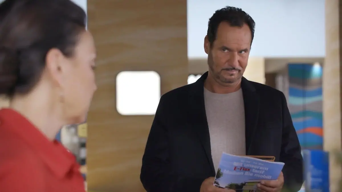 AWZ-Folge vom 01.12.21: Richard glaubt, dass Simone etwas vor ihm verbirgt