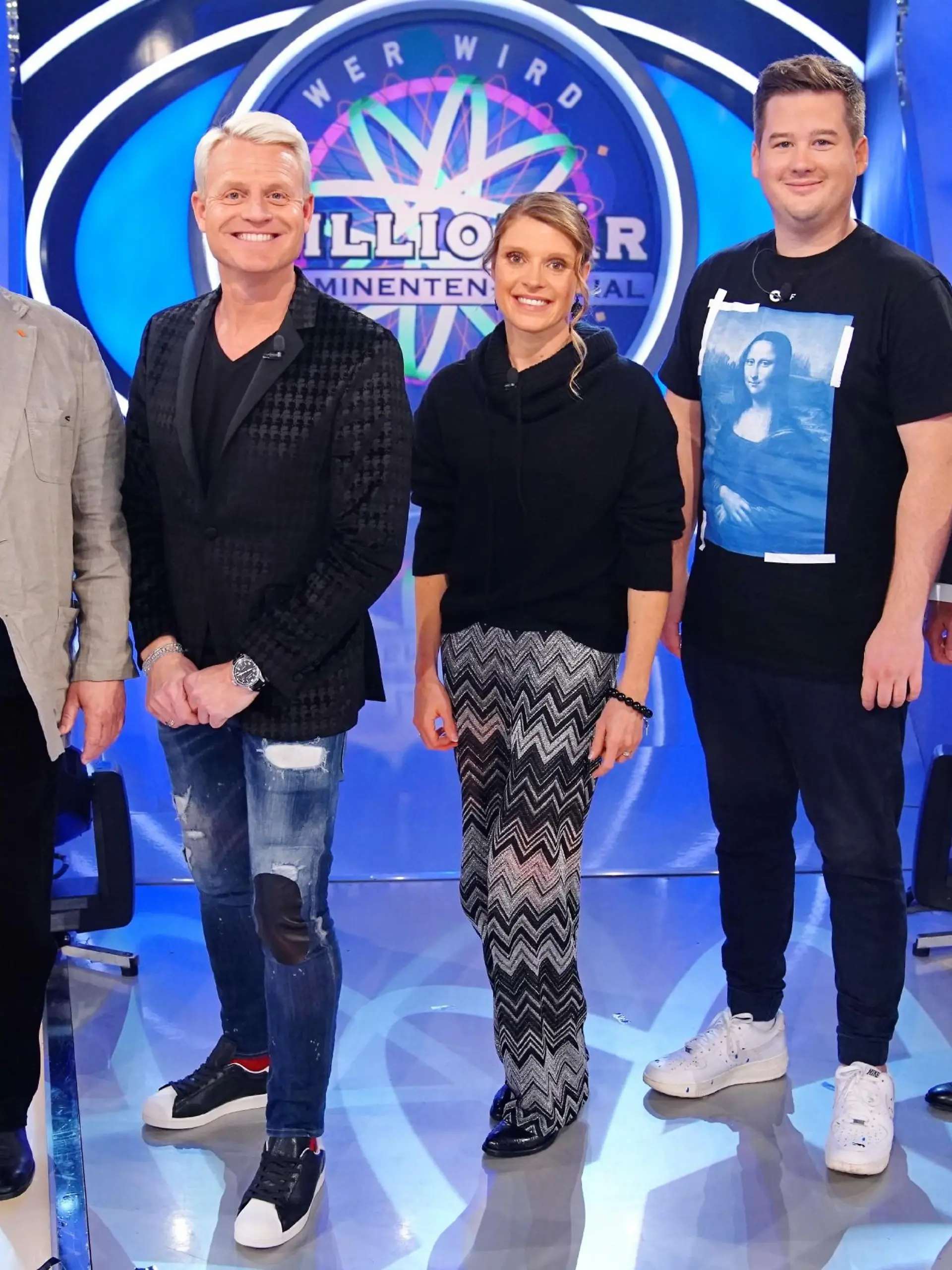 Moderator Günther Jauch (r.) mit seinen prominenten Kandidaten Jürgen von der Lippe, Guido Cantz, Evi Sachenbacher-Stehle, Chris Tall (v.l.)
Die Verwendung des sendungsbezogenen Materials ist nur mit dem Hinweis und Verlinkung auf RTL+ gestattet.