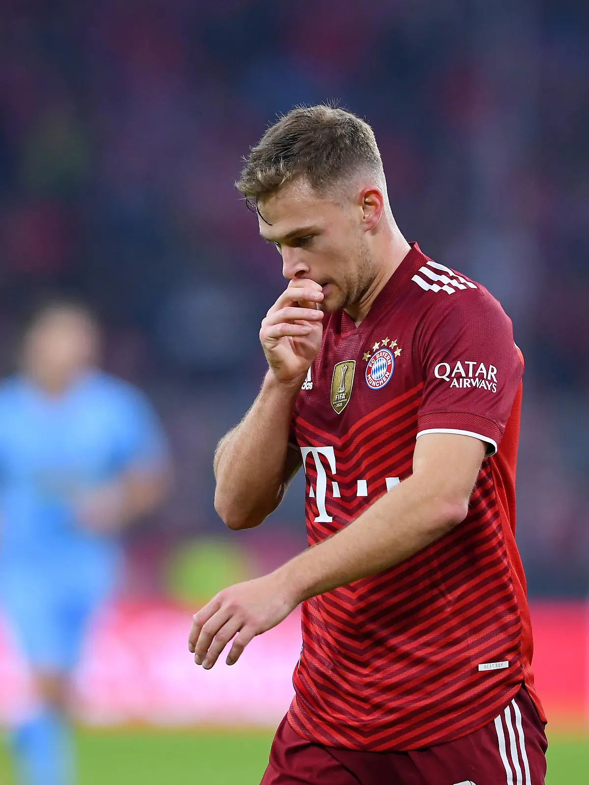  Fussball 1. Bundesliga Saison 2021/2022 11. Spieltag FC Bayern Muenchen - SC Freiburg 06.11.2021 Joshua Kimmich FC Bayern Muenchen nachdenklich *** Football 1 Bundesliga season 2021 2022 11 matchday FC Bayern Muenchen SC Freiburg 06 11 2021 Joshua Kimmich FC Bayern Muenchen thoughtful
