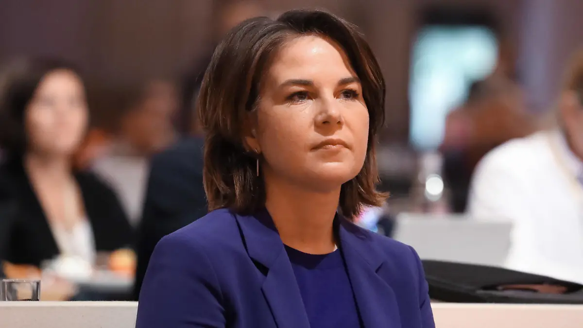 Niedersachsen, Hannover, IG BCE Kongress im Hannover Congress Centrum, HCC, Annalena Baerbock, Bundesvorsitzende Bündnis 90 / Die Grünen als Gastredner, *** Lower Saxony, Hanover, IG BCE Congress in the Hanover Congress Centrum, HCC, Annalena Baerbock, Federal Chairwoman of Bündnis 90 Die Grünen as guest speaker,