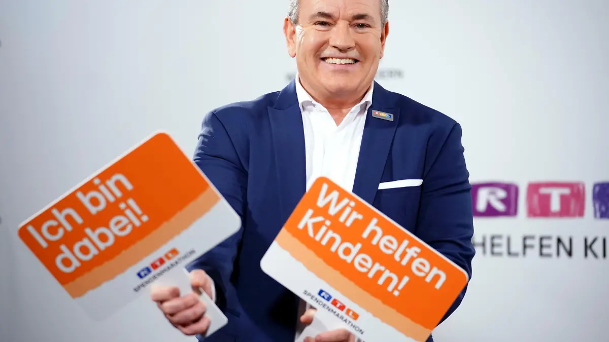 Wolfram Kons auf dem roten Teppich.