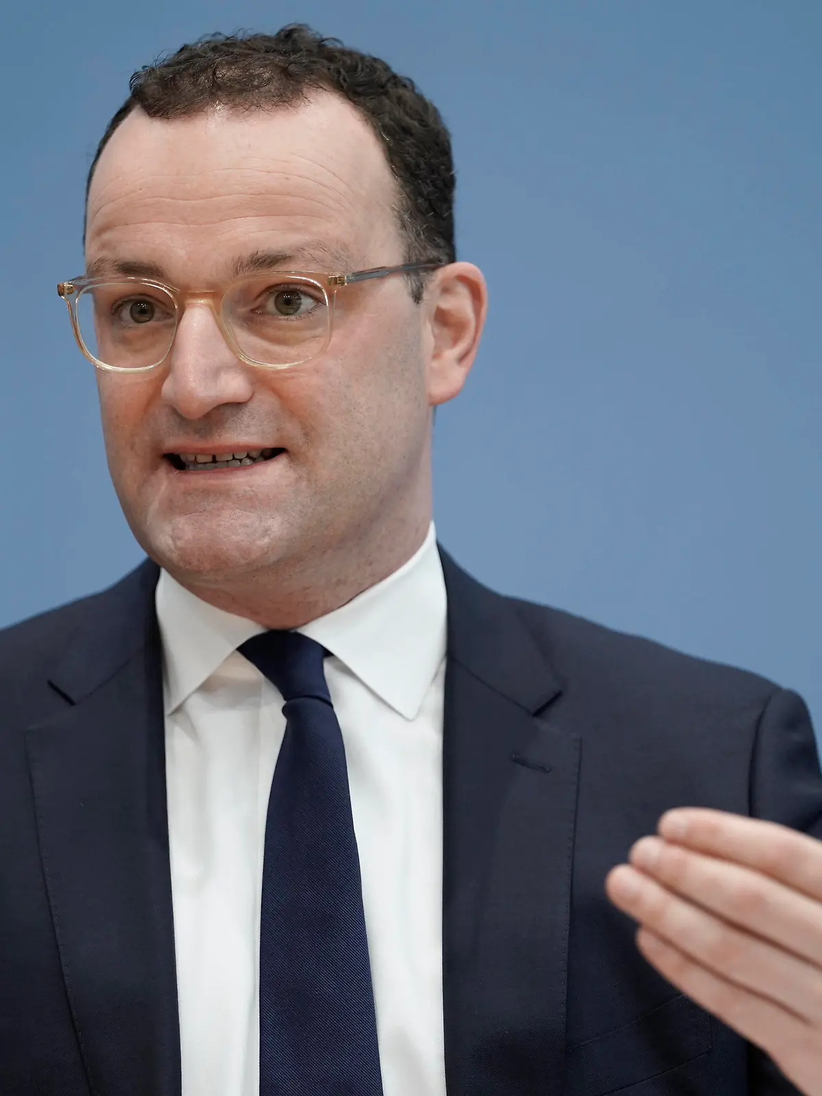  BPK zur Corona-Lage Aktuell,12.11.2021,Berlin,Bundesgesundheitsminister Jens Spahn im Portrait mit besonderer Geste bei der Bundespressekonferenz zum Thema Corona-Lage Berlin Berlin Deutschland *** BPK to the Corona situation topically,12 11 2021,Berlin,Federal Minister of Health Jens Spahn in the portrait with special gesture with the federal press conference to the topic Corona situation Berlin Berlin Germany
