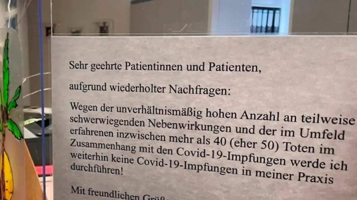 Aushang in Arztpraxis
