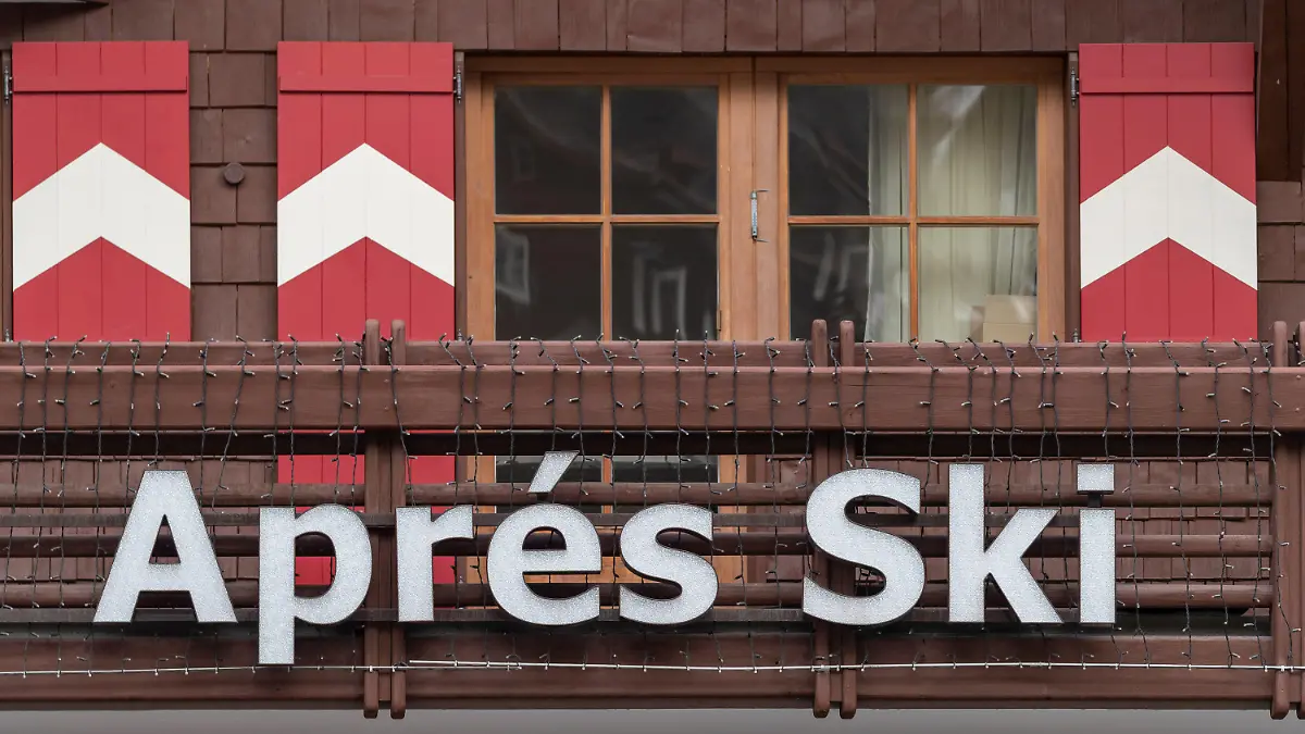 13.03.2020, Österreich, Ischgl: Eine Apres-Ski-Bar. Die Region Paznauntal mit dem Touristenort Ischgl steht in Österreich neben weiteren Orten wegen einer erhöhten Zahl von Coronavirus-Fällen unter Quarantäne. Foto: Jakob Gruber/APA/dpa +++ dpa-Bildfunk +++