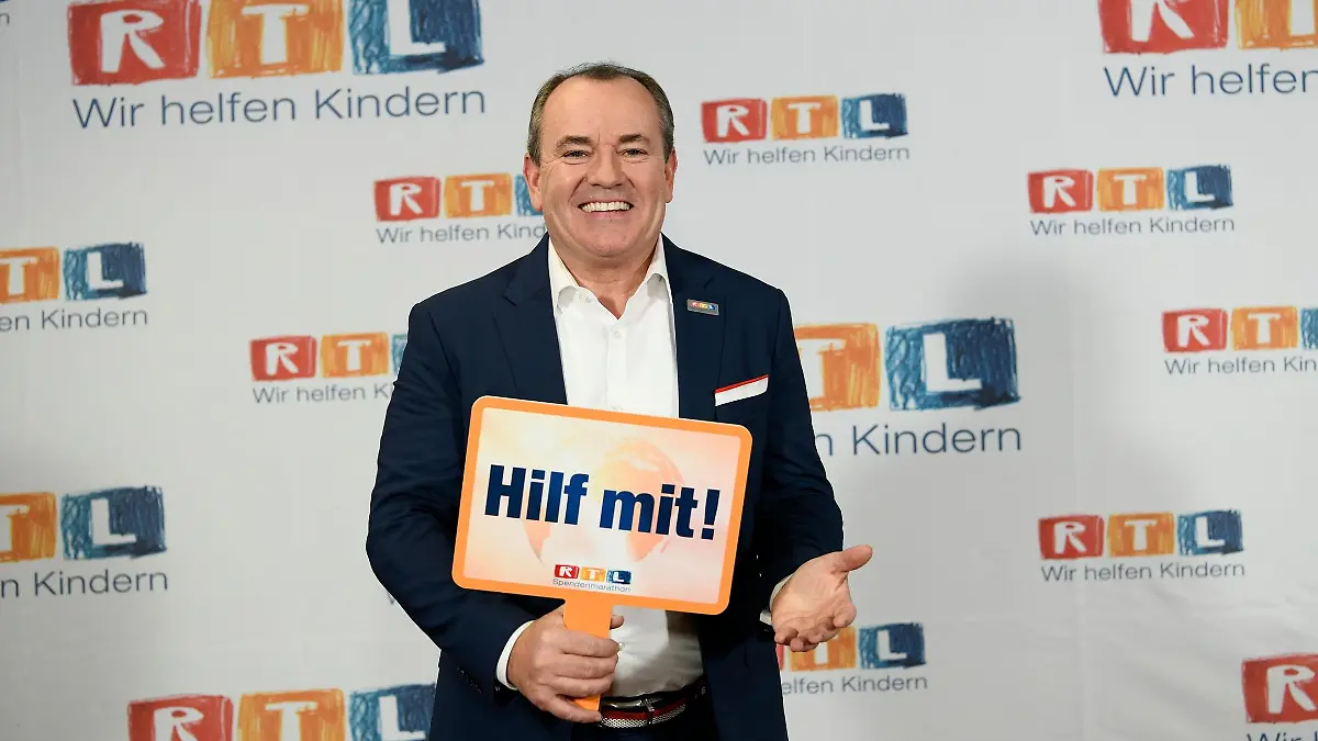 Moderator Wolfram Kons ruft die RTL-Zuschauer 24 Stunden lang zum Spenden auf.