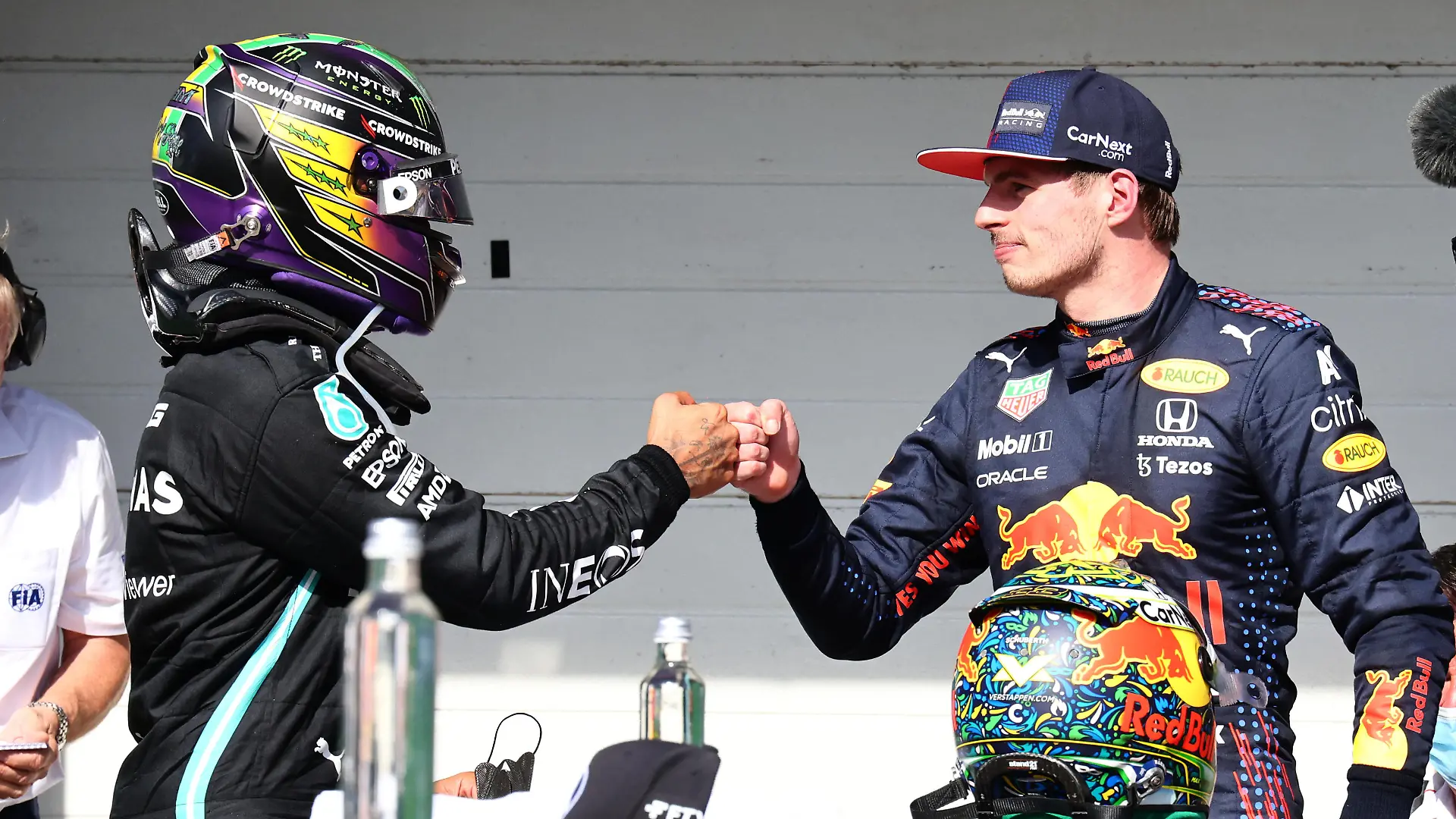 Formula 1 2021: Brazilian GP AUToDROMO JOS CARLOS PACE, BRAZIL - NOVEMBER 14: Sir Lewis Hamilton, Mercedes, 1st position, and Max Verstappen, Red Bull Racing, 2nd position, congratulate each other in Parc Ferme during the Brazilian GP at Autodromo Jos Carlos Pace on Sunday November 14, 2021 in Sao Paulo, Brazil. Photo by Steve Etherington / LAT Images Images PUBLICATIONxINxGERxSUIxAUTxHUNxONLY GP2119_184202SNE47136