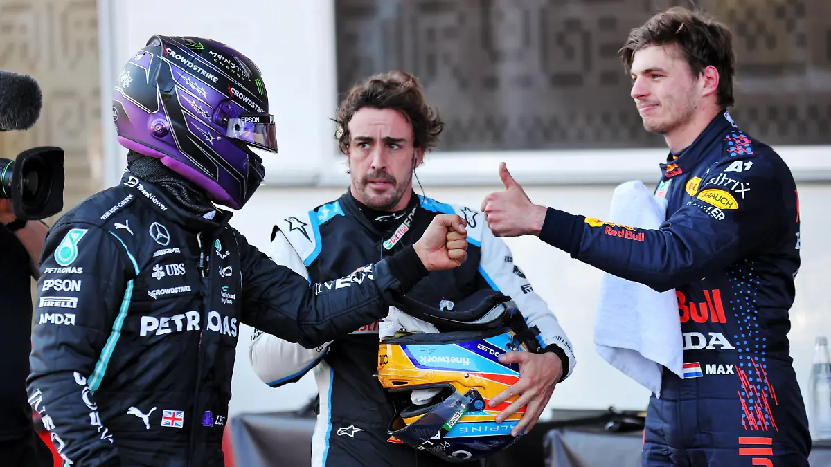 F1 Grand Prix of Azerbaijan 44 Lewis Hamilton GBR, Mercedes-AMG Petronas F1 Team, 14 Fernando Alonso ESP, Alpine F1 Team, 33 Max Verstappen NED, Red Bull Racing, F1 Grand Prix of Azerbaijan at Baku City Circuit on June 5, 2021 in Baku, Azerbaijan. Photo by xpbimages.com/XPB Images/FIA Pool via HOCH ZWEI Baku Azerbaijan Poolfoto HOCH ZWEI/Pool/XPB Images ,EDITORIAL USE ONLY