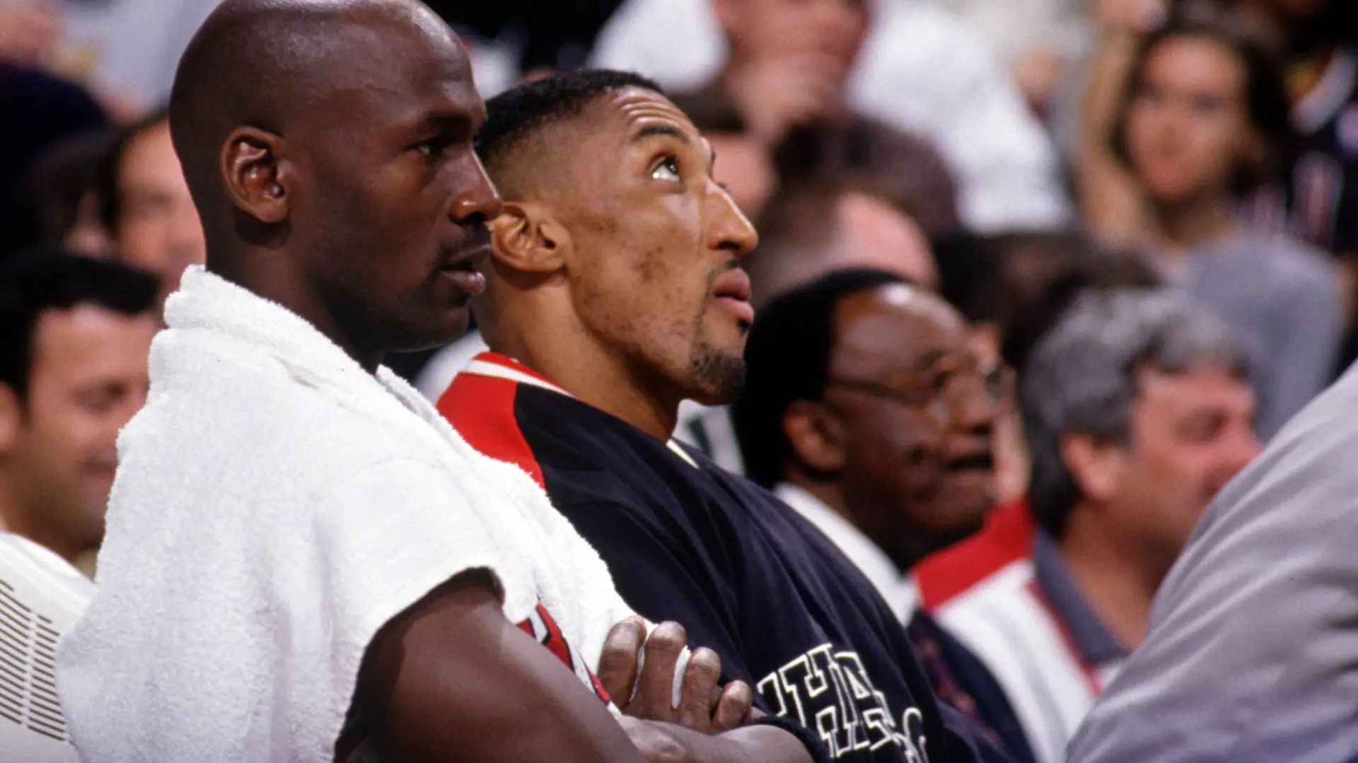 Bildnummer: 01440168 Datum: 04.06.1997 Copyright: imago/Icon SMI
Michael Jordan (li.) und Scottie Pippen (beide Chicago Bulls) auf der Bank - PUBLICATIONxINxGERxSUIxAUTxHUNxONLY (Icon9590115); Vdia, quer NBA 1996/1997, Finals, Finalserie, Endspiel, Finale Chicago Basketball Herren Mannschaft USA Gruppenbild Randmotiv Personen