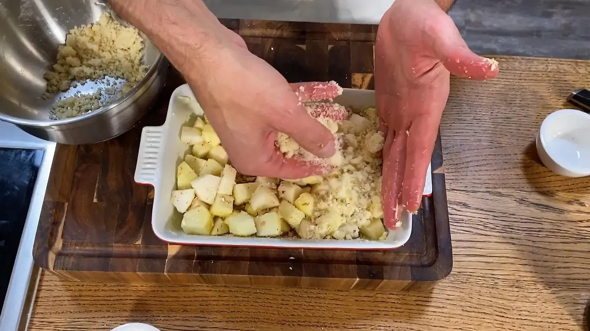 Knuspriger Apfel-Birnen-Crumble Hensslers schnelle Nummer