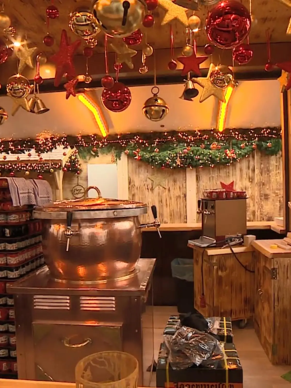 Bild zu: "Weihnachtsmarkt geht wieder los"