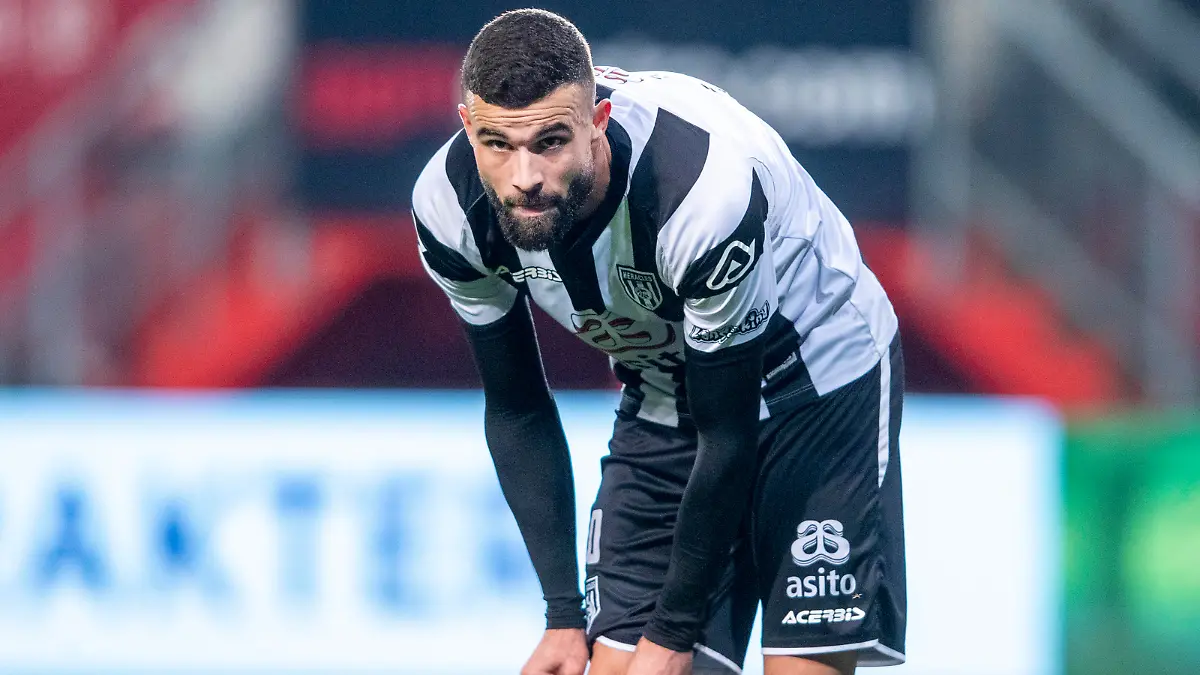 ENSCHEDE, Stadium De Grolsch Veste, 05-11-2021 , season 2021 / 2022 , Dutch Eredivisie. Final result 1-0, Heracles Almelo player Rai Vloet during the match Twente - Heracles