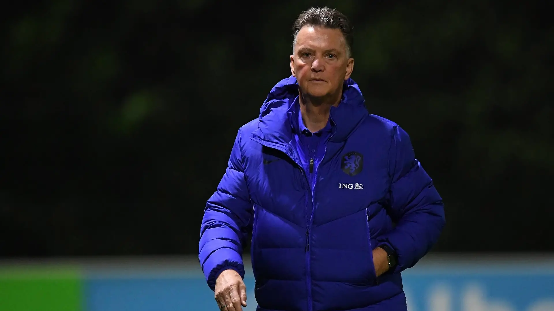ZEIST - The Netherlands trainer coach Louis van Gaal during a training session of the Dutch national team, Nationalteam on the KNVB Campus on November 14, 2021 in Zeist, the Netherlands. The Dutch national team is preparing for the World Cup qualifying match against Norway in Zeist. ANP GERRIT VAN COLOGNE FIFA World Cup, WM, Weltmeisterschaft, Fussball Qualifier 2021/2022 xVIxANPxSportx/xxANPxIVx *** ZEIST The Netherlands trainer coach Louis van Gaal during a training session of the Dutch national team on the KNVB Campus on November 14, 2021 in Zeist, the Netherlands The Dutch national team is preparing for the World Cup qualifying match against Norway in Zeist ANP GERRIT VAN COLOGNE FIFA World Cup Qualifier 2021 2022 xVIxANPxSportx xxANPxIVx 440663711