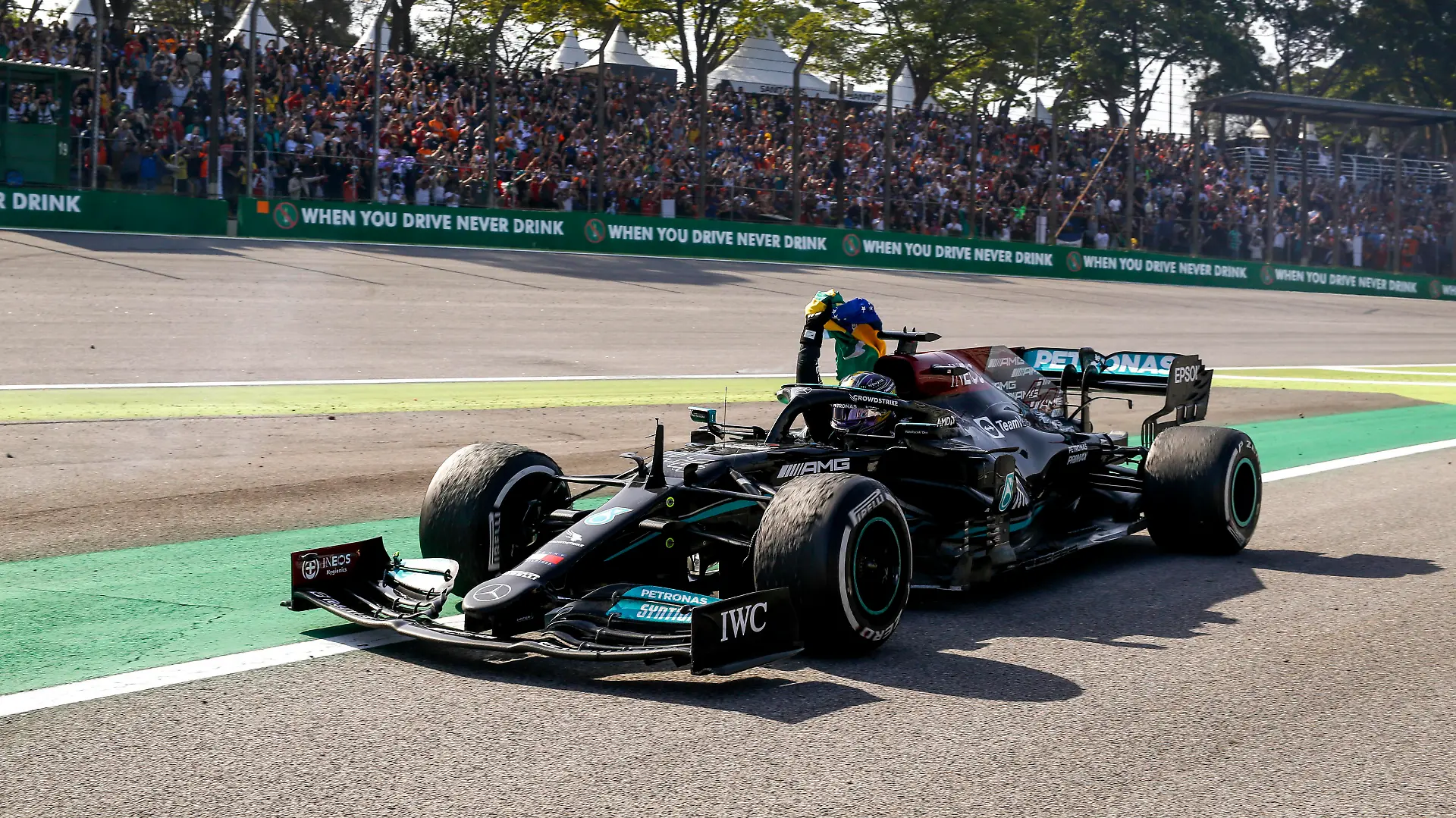 44 Lewis Hamilton GBR, Mercedes-AMG Petronas F1 Team, F1 Grand Prix of Brazil at Autodromo Jose Carlos Pace on November 14, 2021 in Sao Paulo, Brazil. Photo by HOCH ZWEI Sao Paulo Brazil *** 44 Lewis Hamilton GBR, Mercedes AMG Petronas F1 Team , F1 Grand Prix of Brazil at Autodromo Jose Carlos Pace on November 14, 2021 in Sao Paulo, Brazil Photo by HOCH ZWEI Sao Paulo Brazil