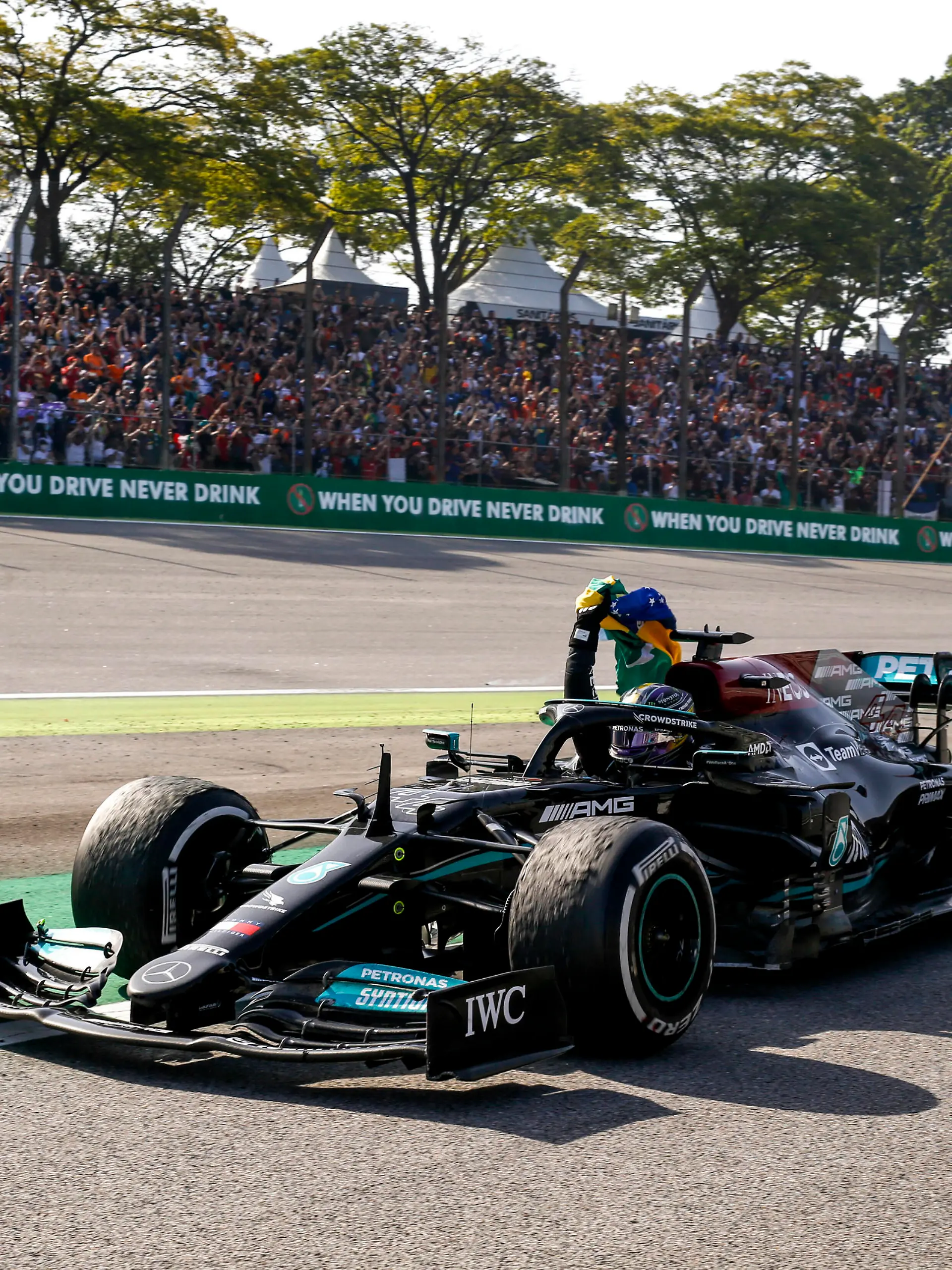  44 Lewis Hamilton GBR, Mercedes-AMG Petronas F1 Team, F1 Grand Prix of Brazil at Autodromo Jose Carlos Pace on November 14, 2021 in Sao Paulo, Brazil. Photo by HOCH ZWEI Sao Paulo Brazil *** 44 Lewis Hamilton GBR, Mercedes AMG Petronas F1 Team , F1 Grand Prix of Brazil at Autodromo Jose Carlos Pace on November 14, 2021 in Sao Paulo, Brazil Photo by HOCH ZWEI Sao Paulo Brazil