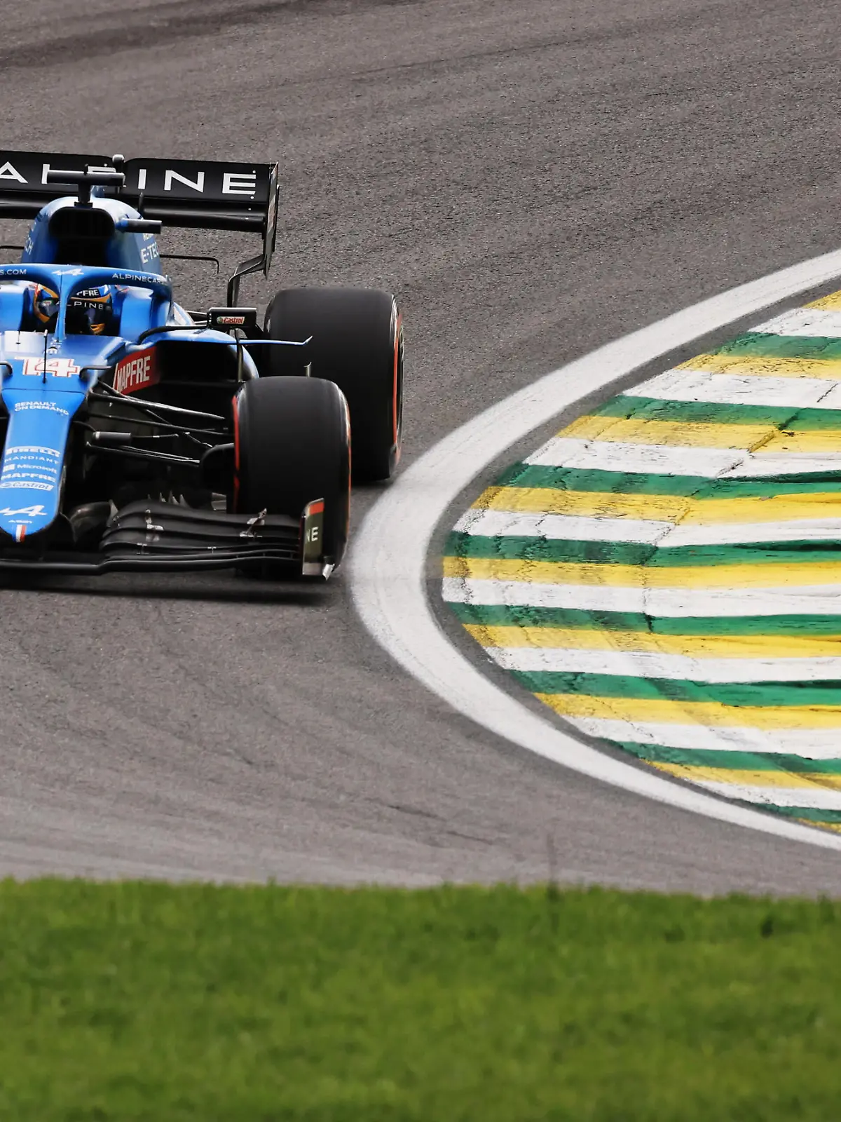 SAO PAULO, BRAZIL - NOVEMBER 12: Fernando Alonso of Spain driving the (14) Alpine A521 Renault during qualifying ahead of the F1 Grand Prix of Brazil at Autodromo Jose Carlos Pace on November 12, 2021 in Sao Paulo, Brazil. (Photo by Buda Mendes/Getty Images)