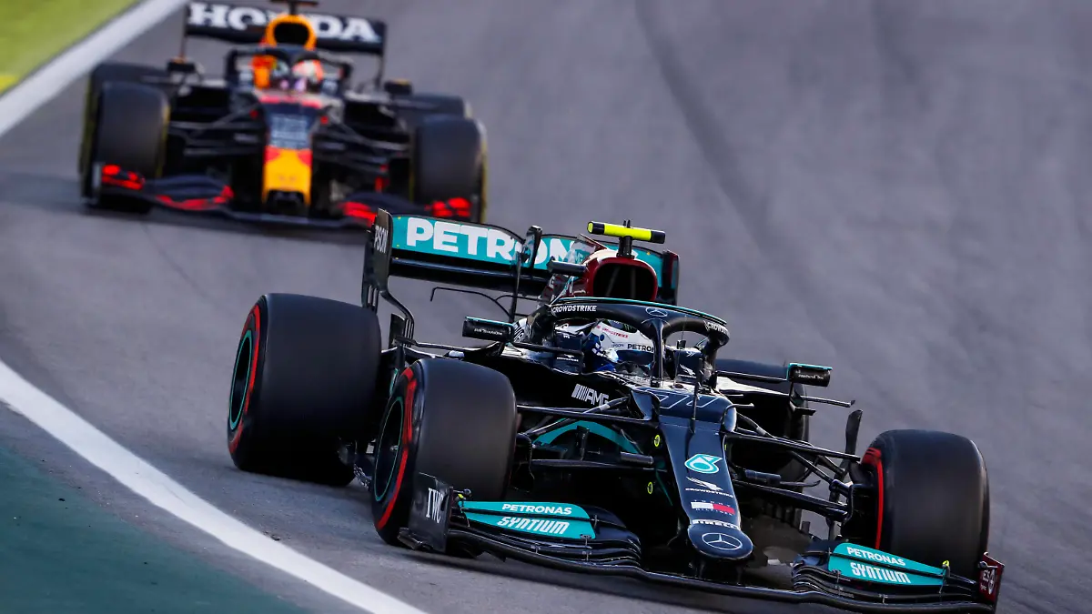 77 BOTTAS Valtteri fin, Mercedes AMG F1 GP W12 E Performance, action during the Sprint race of the Formula 1 Heineken Grande Premio De Sao Paulo 2021, Sao Paulo Grand Prix, 19th round of the 2021 FIA Formula One World Championship, WM, Weltmeisterschaft from November 12 to 14, 2021 on the Interlagos Circuit, in Sao Paulo, Brazil - F1 - SAO PAULO GRAND PRIX 2021 DPPI/Panoramic PUBLICATIONxNOTxINxFRAxITAxBEL 00121039__V2_9432.JPG_