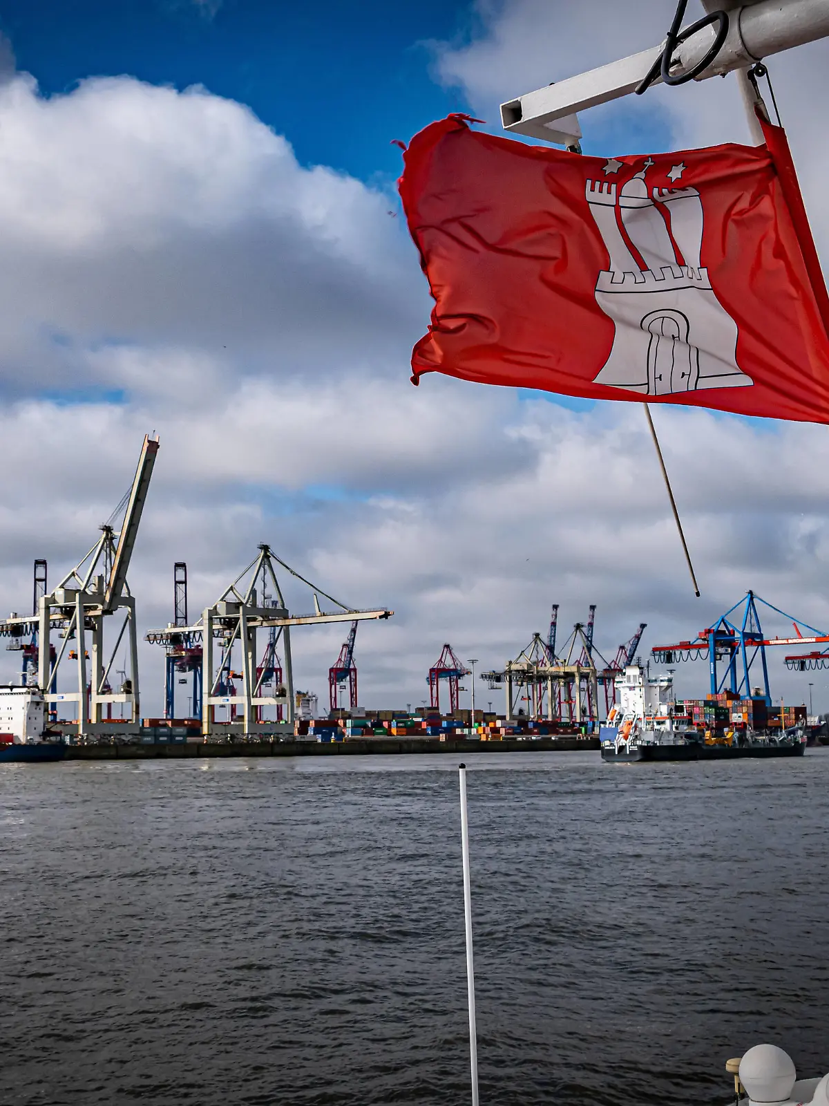 Themenfoto Hamburg Landungsbrücken / Hafen: Hamburg Landungsbrücken in St. Pauli, Hamburger Hafen, Elbe Hamburg *** Topic Photo Hamburg Landing Bridges Port Hamburg Landing Bridges in St Pauli, Hamburg Port, Elbe Hamburg 