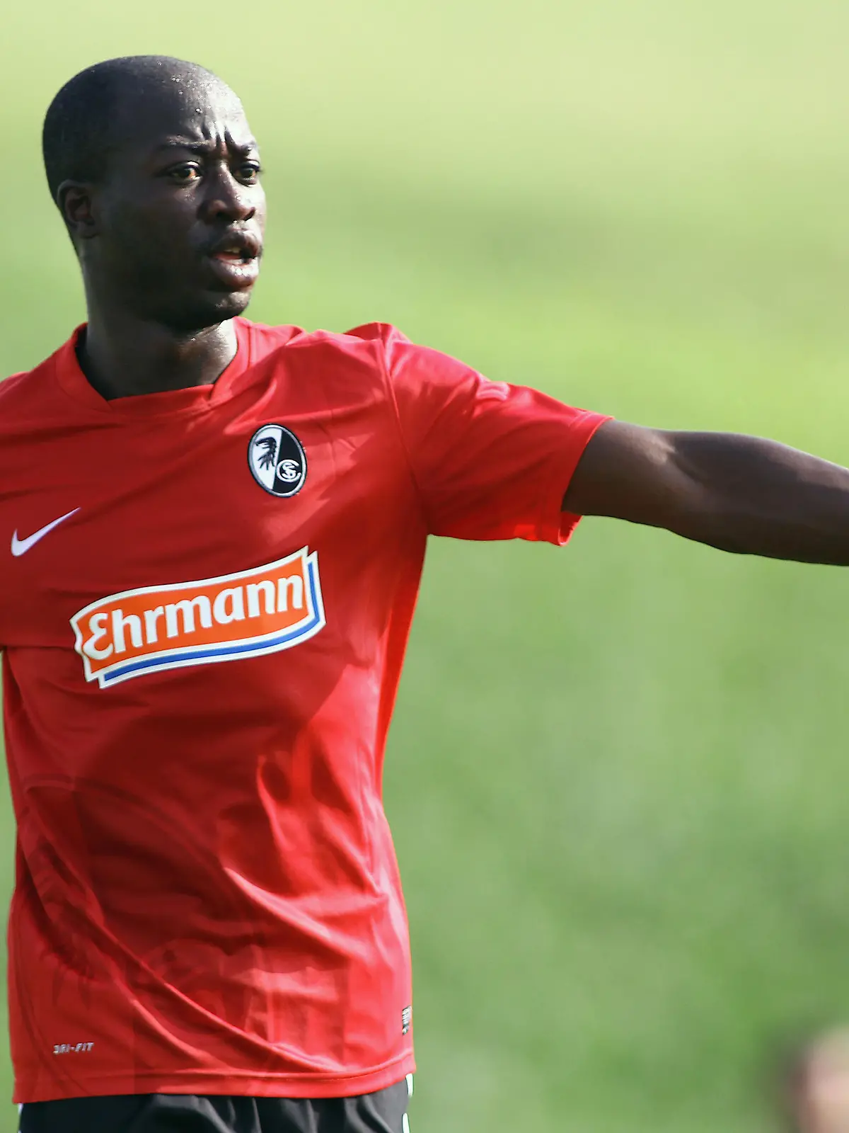BAU // Zimmern , Fußball Testspiel SV Zimmern vs. SC Freiburg Garra Dembele ( Freiburg ) zeigt
