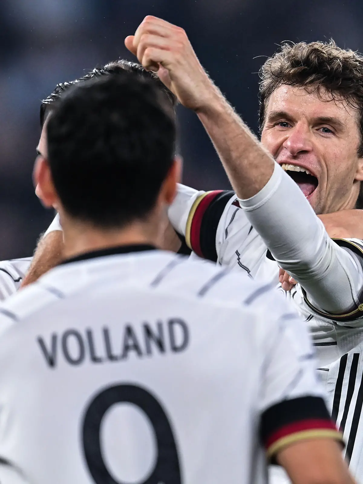 Thomas Mueller (Deutschland) jubelt ueber Treffer zum 8:0 mit Kevin Volland GES/ Fussball/ WM Qualifikation: Deutschland - Liechtenstein, 11.11.2021 Football / Soccer: WC qualification: Germany vs Liechtenstein, Wolfsburg, November 11, 2021