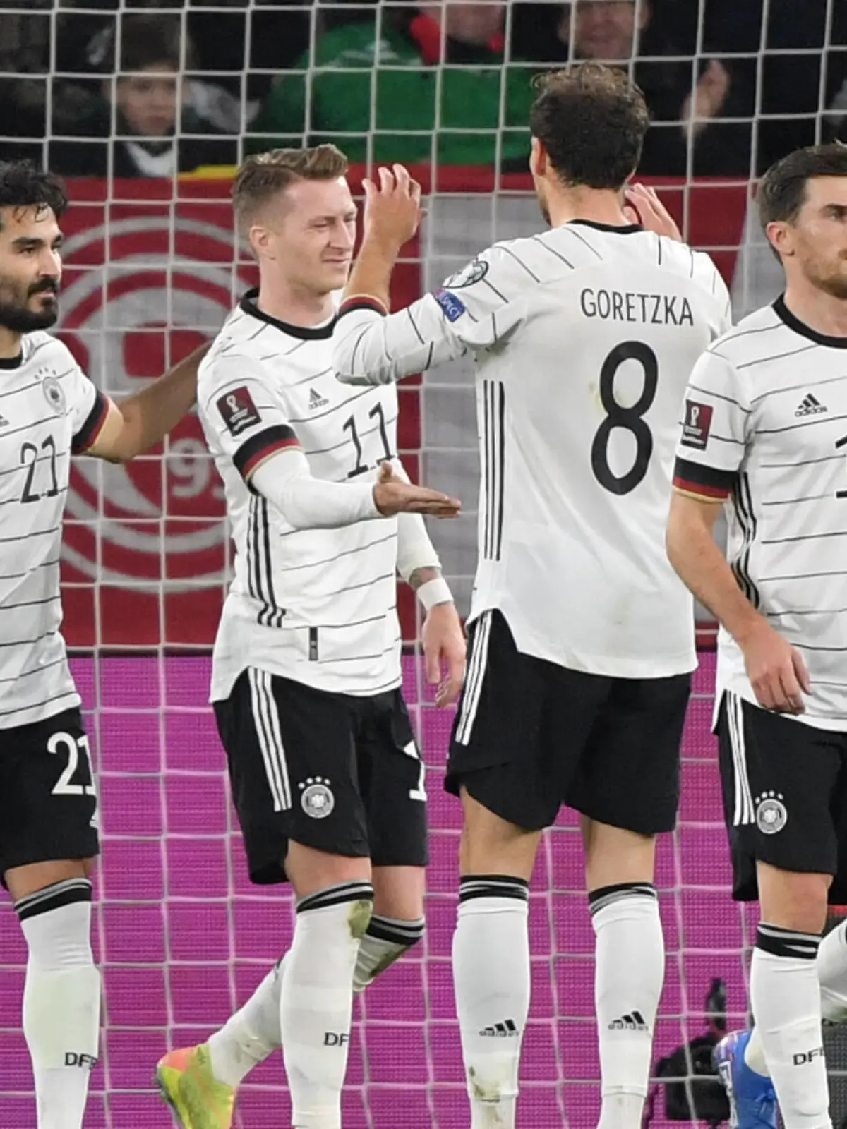  Jubel v.li., Älkay Gündogan Deutschland, Marco Reus Deutschland, Leon Goretzka Deutschland, Jonas Hoffmann Deutschland 11.11.2021, Fussball UEFA WM Qualifikation, Europa, 2021/22, 9. Spieltag, Deutschland - Liechtenstein Foto: Maik Hölter/TEAM2sportphoto Wolfsburg Niedersachsen Deutschland *** Cheers from left , Älkay Gündogan Germany , Marco Reus Germany , Leon Goretzka Germany , Jonas Hoffmann Germany 11 11 2021, Football UEFA World Cup Qualifiers, Europe, 2021 22, Matchday 9, Germany Liechtenstein Photo Maik Hölter TEAM2sportphoto Wolfsburg Lower Saxony Germany. Team2
