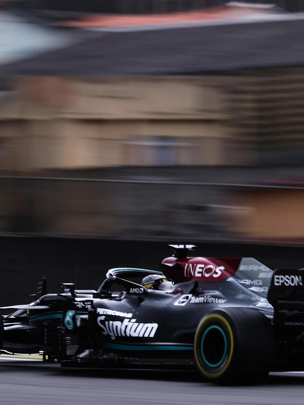 SAO PAULO, BRAZIL - NOVEMBER 12: Lewis Hamilton of Great Britain driving the (44) Mercedes AMG Petronas F1 Team Mercedes W12 during practice ahead of the F1 Grand Prix of Brazil at Autodromo Jose Carlos Pace on November 12, 2021 in Sao Paulo, Brazil. (Photo by Lars Baron/Getty Images)