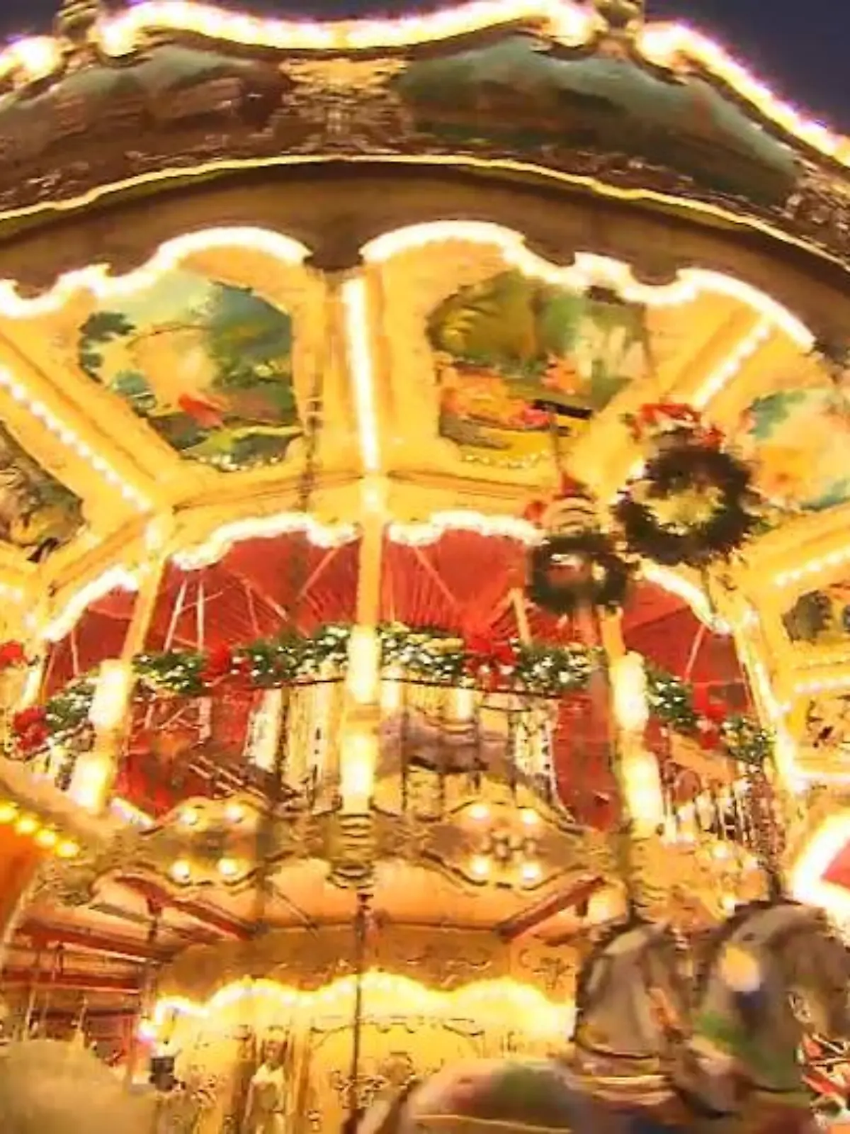 Bisher ist ist der Frankfurter Weihnachtsmarkt im Gegensatz zu vielen anderen noch nicht abgesagt. Erstmals seit zwei Jahren soll dieser wieder mit Coronaauflagen stattfinden dürfen.