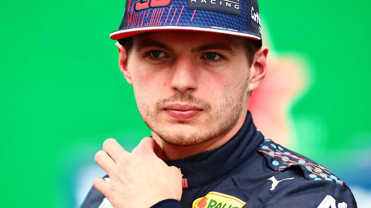 SAO PAULO, BRAZIL - NOVEMBER 12: Second place qualifier Max Verstappen of Netherlands and Red Bull Racing looks on in parc ferme during qualifying ahead of the F1 Grand Prix of Brazil at Autodromo Jose Carlos Pace on November 12, 2021 in Sao Paulo, Brazil. (Photo by Mark Thompson/Getty Images)