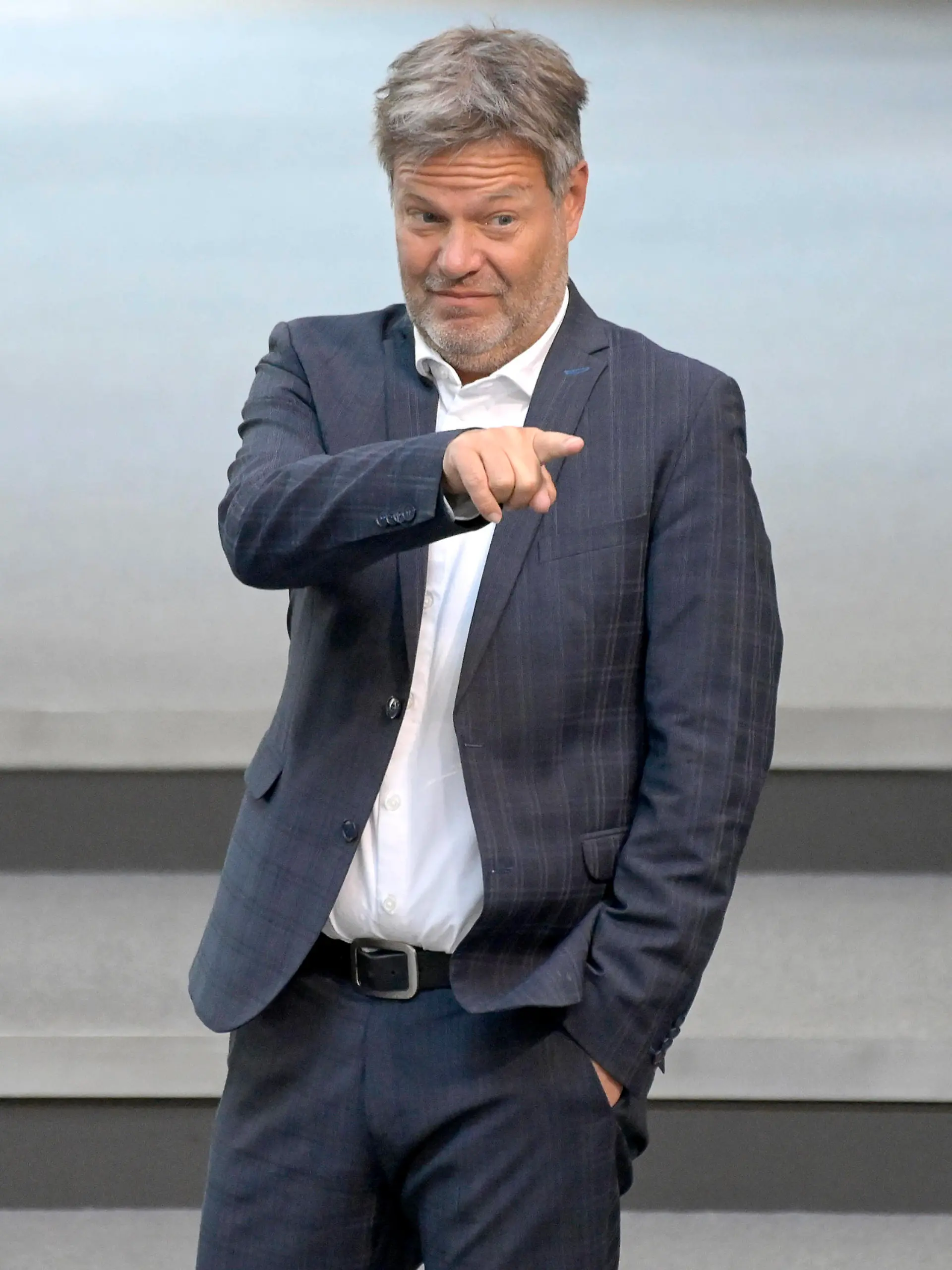 Robert Habeck in der 106. Sitzung des Deutschen Bundestages im Reichstagsgebäude. Berlin, 25.05..2023 *** Robert Habeck in the 106 session of the German Bundestag in the Reichstag building Berlin, 25 05 2023 Foto:xF.xKernx/xFuturexImage