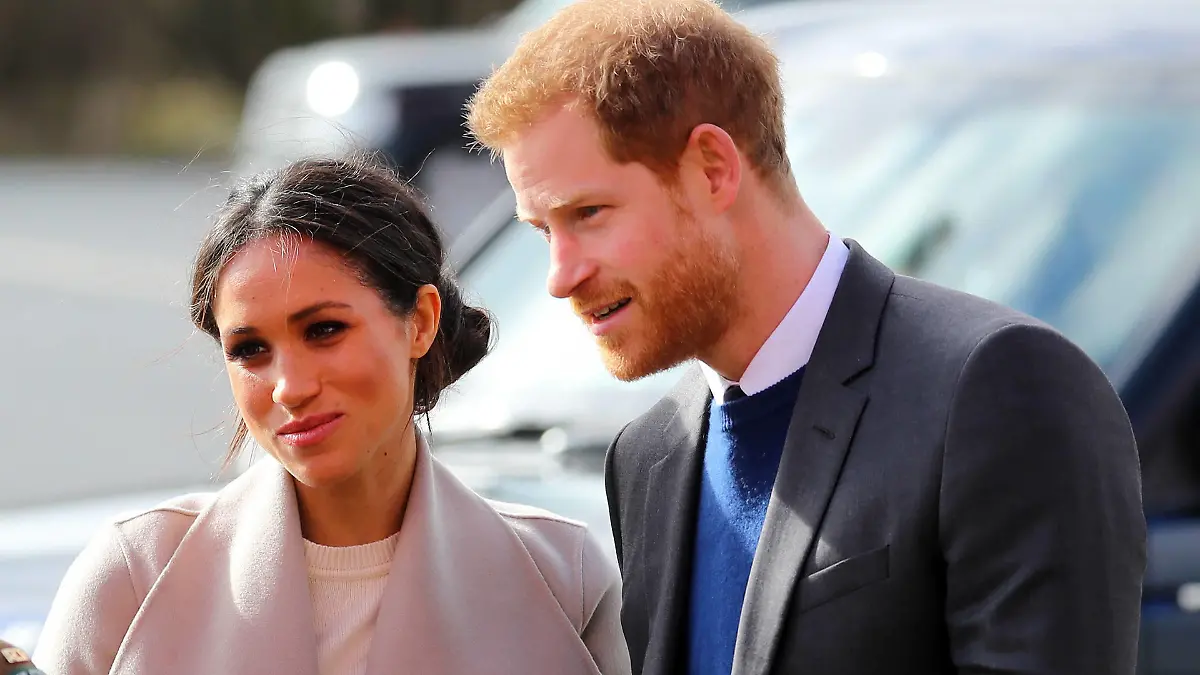Prince Harry and Meghan Markle visit the Eikon Centre in Lisburn, where they attend an event to mark the second year of youth-led peace-building initiative Amazing the Space during their visit to Northern Ireland.
Featuring: Prince Harry, Meghan Markle
Where: Lisburn, United Kingdom
When: 23 Mar 2018
Credit: John Rainford/WENN.com