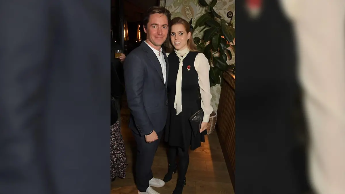 Edoardo Mapelli Mozzi und Prinzessin Beatrice feiern die Buchveröffentlichung von Gabriela Peacock im "Pavilion Club" in London.