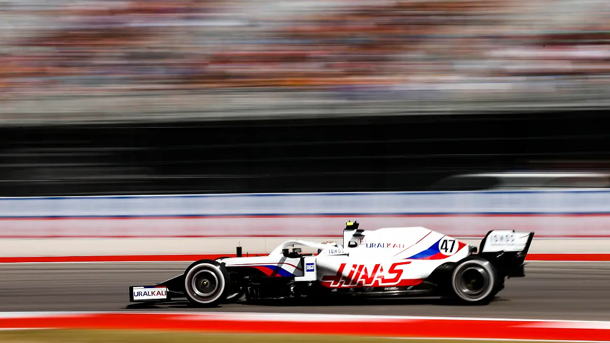 Formula 1 2021: United States GP CIRCUIT OF THE AMERICAS, UNITED STATES OF AMERICA - OCTOBER 22: Mick Schumacher, Haas VF-21 during the United States GP at Circuit of the Americas on Friday October 22, 2021 in Austin, United States of America. Photo by Andy Hone / LAT Images Images PUBLICATIONxINxGERxSUIxAUTxHUNxONLY GP2117_172316_ONY8012 