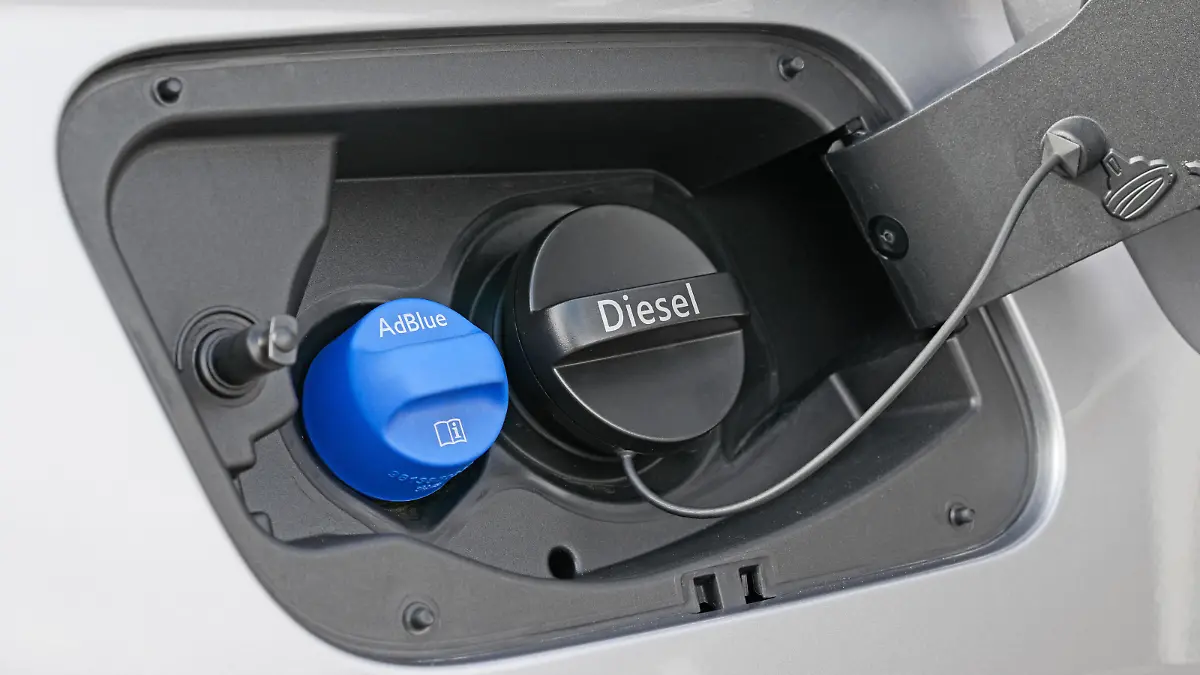 Tank filler necks for AdBlue and Diesel of a modern car.