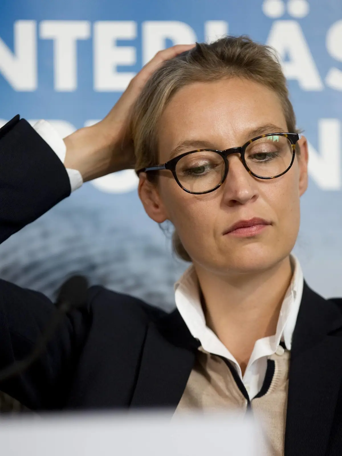 Deutschland, Berlin, Bundespressekonferenz, AfD zum Thema Flüchtlingswelle hinterläßt Spuren, Alice Weidel, 18.09.2017 *** Germany Berlin Federal press conference AFD to Theme Refugee wave leaves Traces Alice Weidel 18 09 2017  